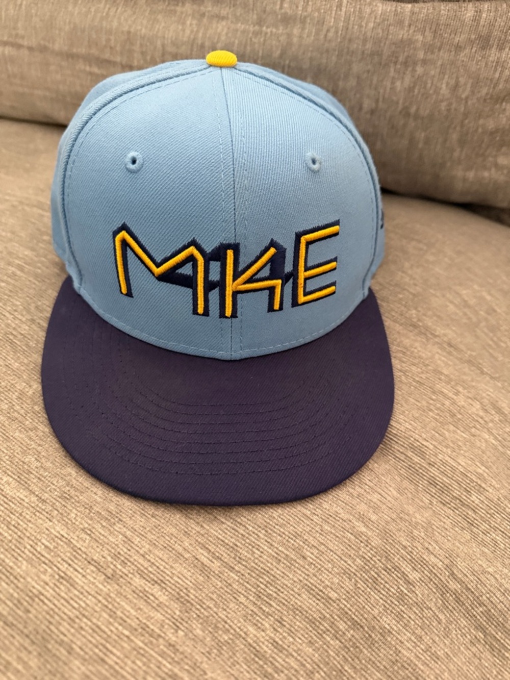 MILWAUKEE BREWERS BASEBALL HAT